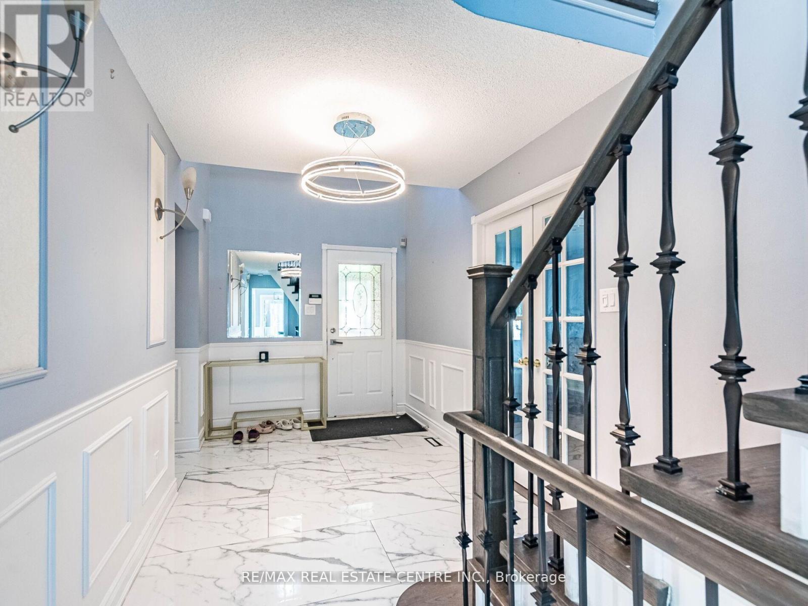 43 Horsham Street, Brampton, Ontario L6X 3R4 - Photo 6 - W12617002