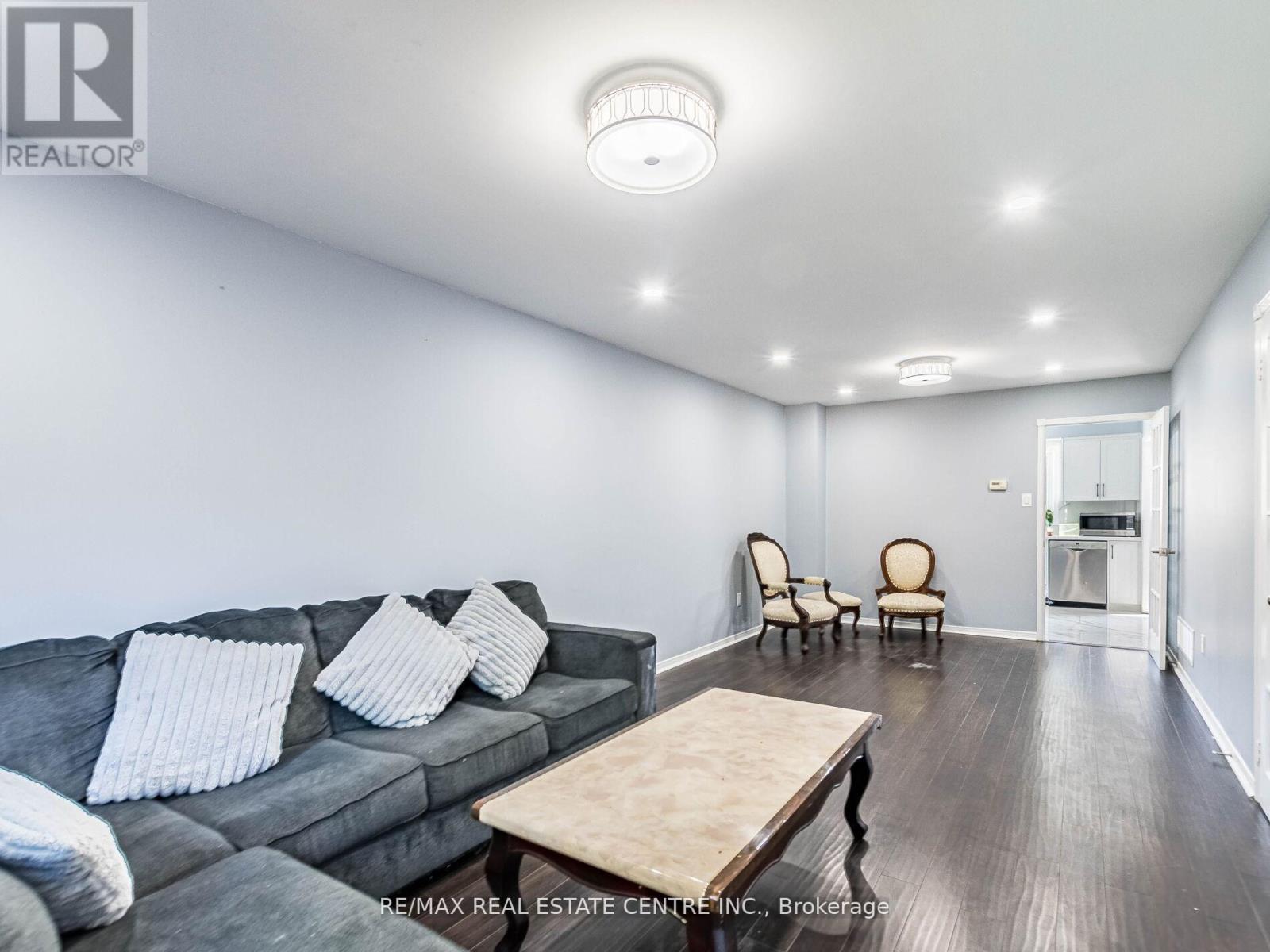 43 Horsham Street, Brampton, Ontario L6X 3R4 - Photo 8 - W12617002