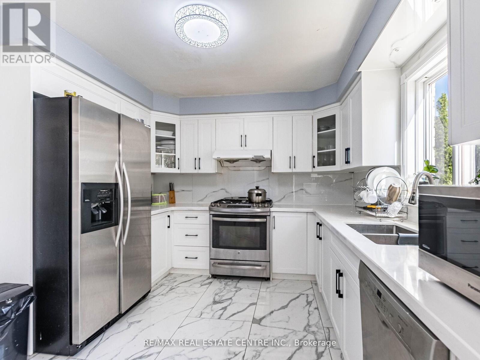 43 Horsham Street, Brampton, Ontario L6X 3R4 - Photo 9 - W12617002