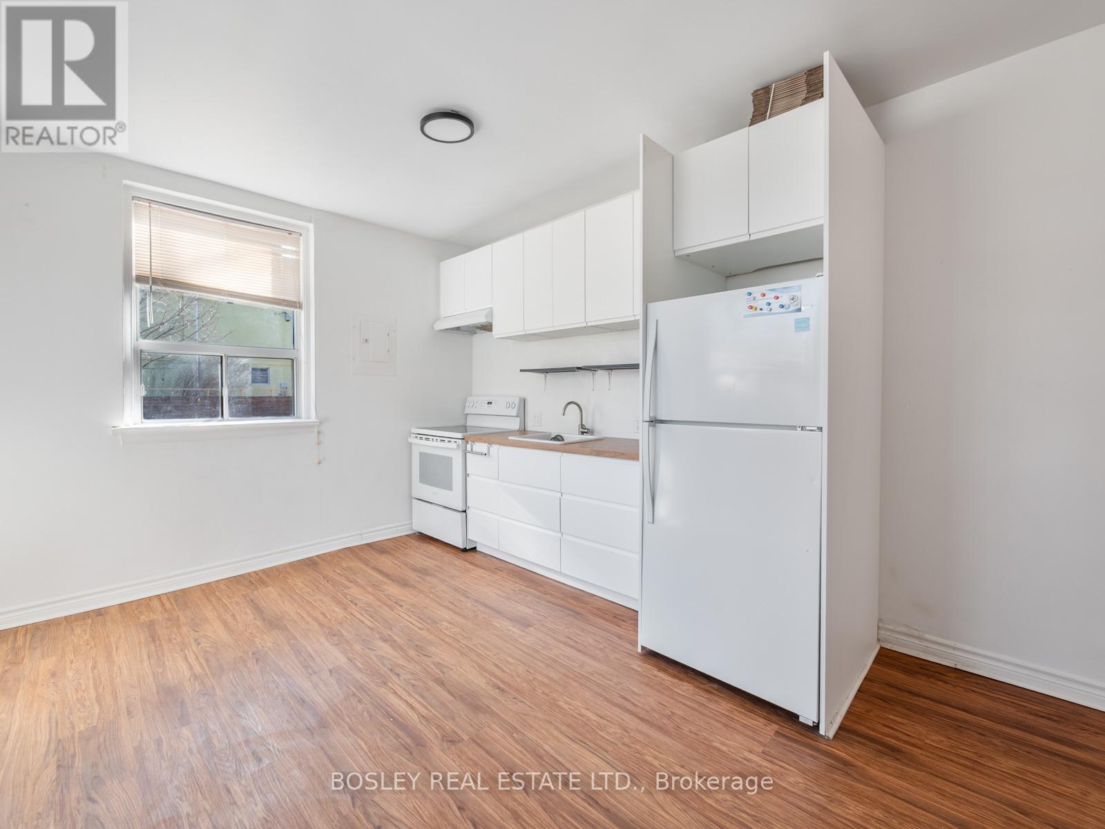 3 - 41 Marina Avenue, Toronto, Ontario M8W 1K5 - Photo 8 - W12617012