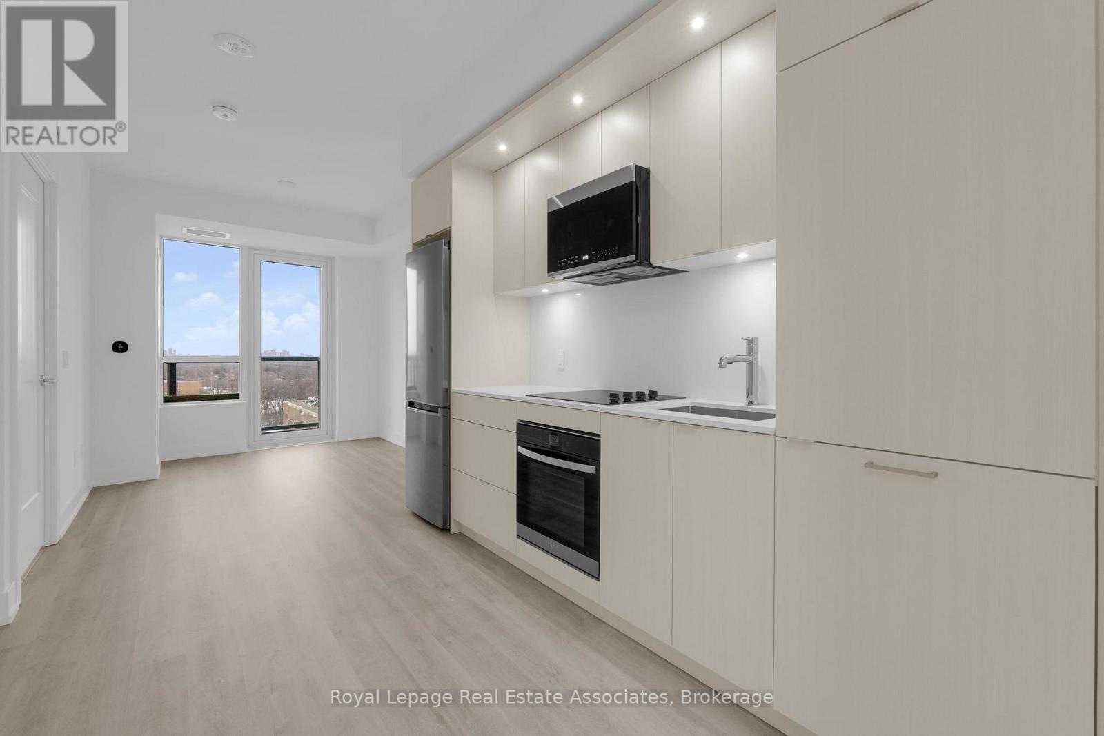 1014 - 60 Central Park Roadway, Toronto, Ontario M9A 3K1 - Photo 1 - W12617018