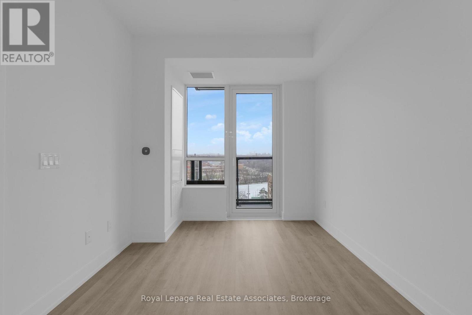 1014 - 60 Central Park Roadway, Toronto, Ontario M9A 3K1 - Photo 10 - W12617018