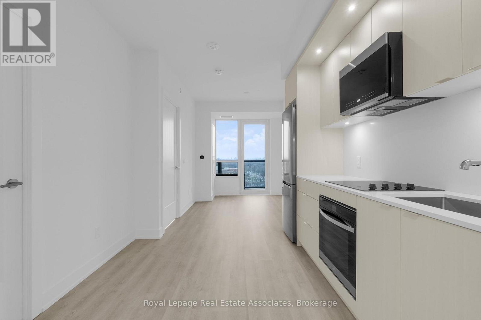 1014 - 60 Central Park Roadway, Toronto, Ontario M9A 3K1 - Photo 2 - W12617018