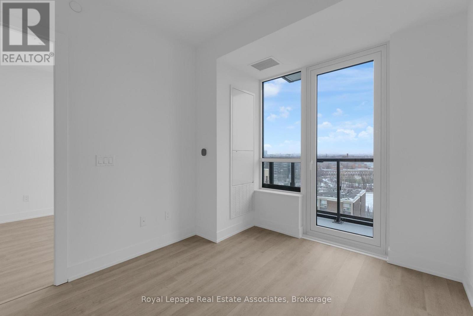 1014 - 60 Central Park Roadway, Toronto, Ontario M9A 3K1 - Photo 7 - W12617018