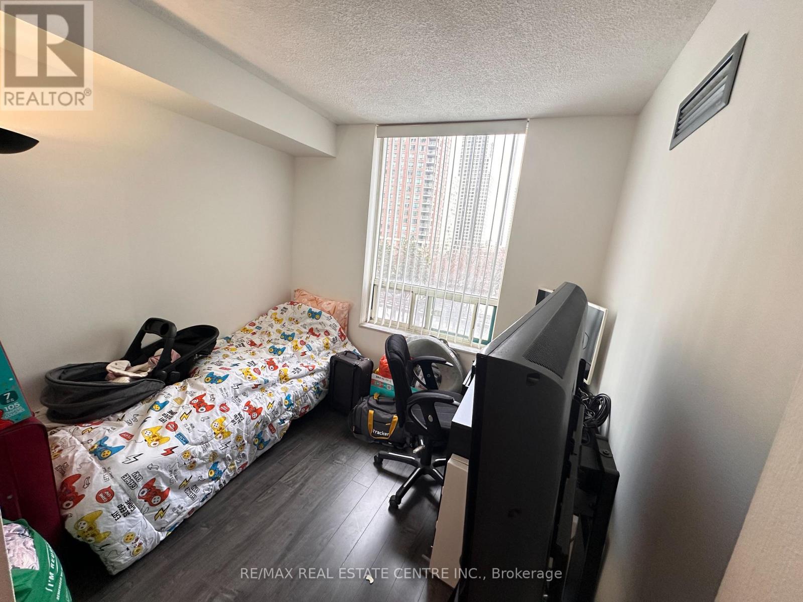 402 - 265 Enfield Place, Mississauga, Ontario L5B 3Y7 - Photo 11 - W12617070