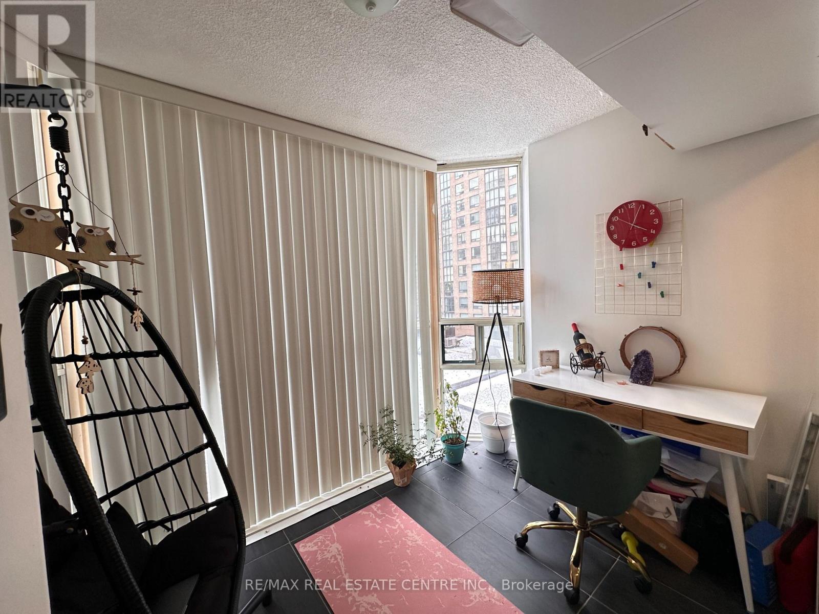 402 - 265 Enfield Place, Mississauga, Ontario L5B 3Y7 - Photo 12 - W12617070