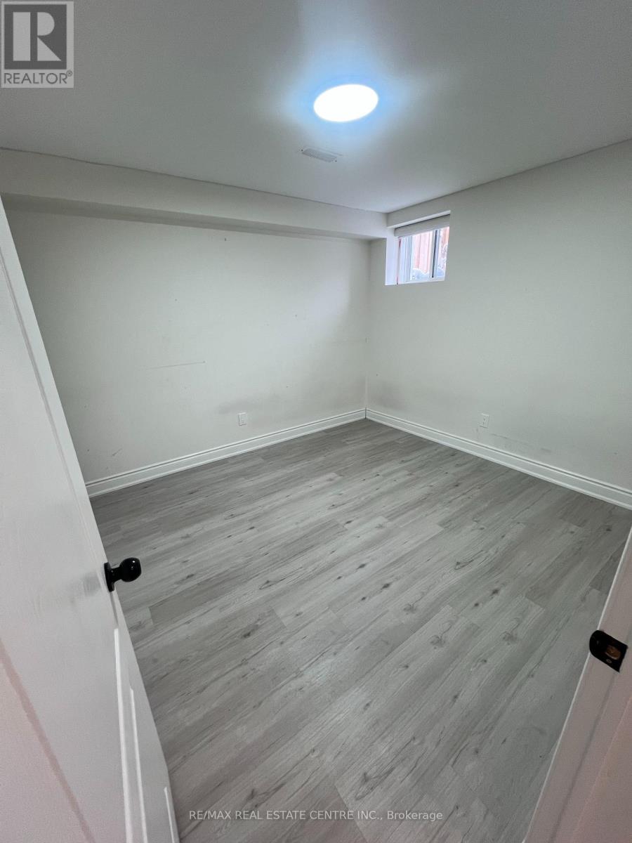 23 Salt Creek Terrace, Caledon, Ontario L7C 4J3 - Photo 7 - W12617098