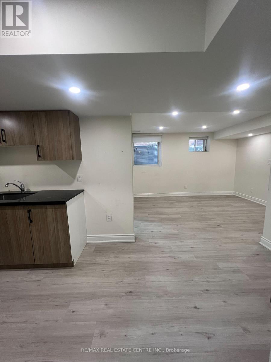 23 Salt Creek Terrace, Caledon, Ontario L7C 4J3 - Photo 9 - W12617098