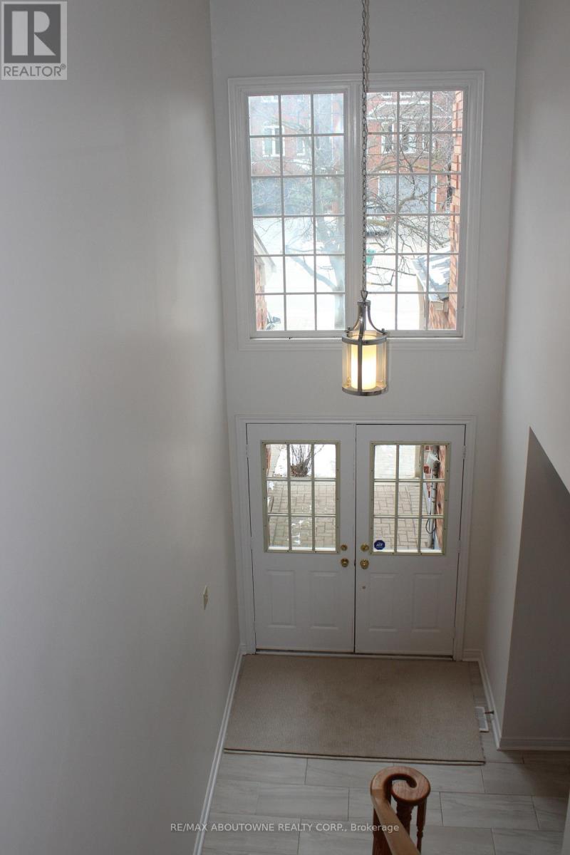 2033 Lumberman Lane, Oakville, Ontario L6M 2Z1 - Photo 12 - W12617104