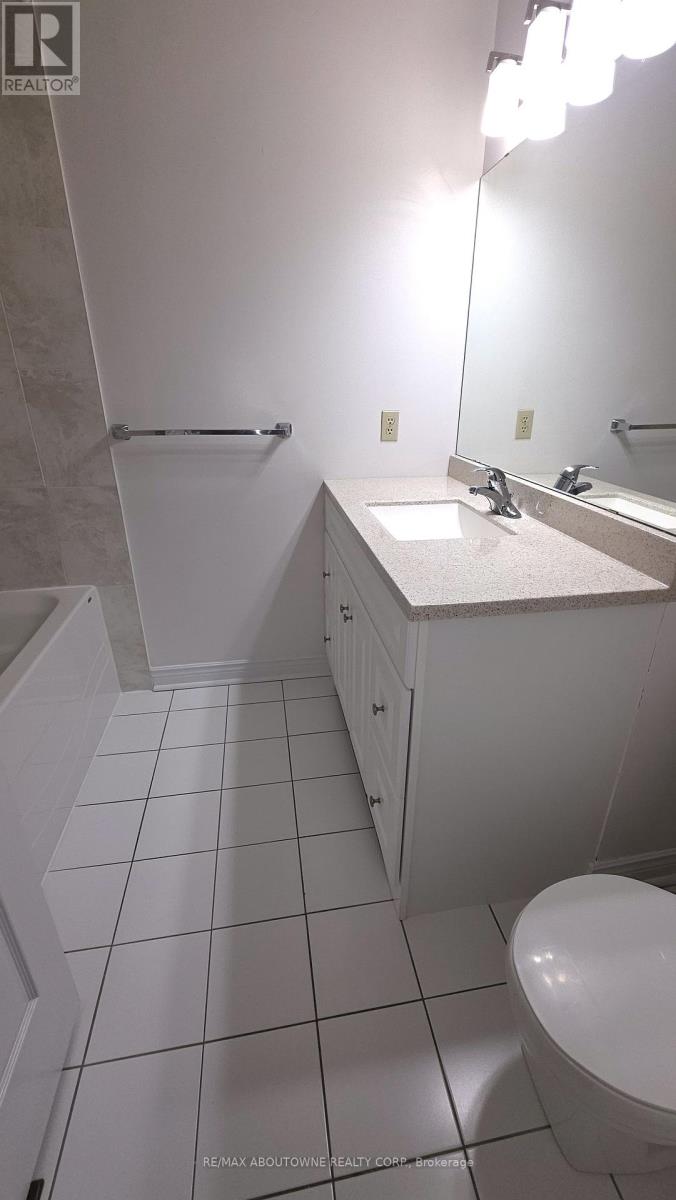 2033 Lumberman Lane, Oakville, Ontario L6M 2Z1 - Photo 21 - W12617104