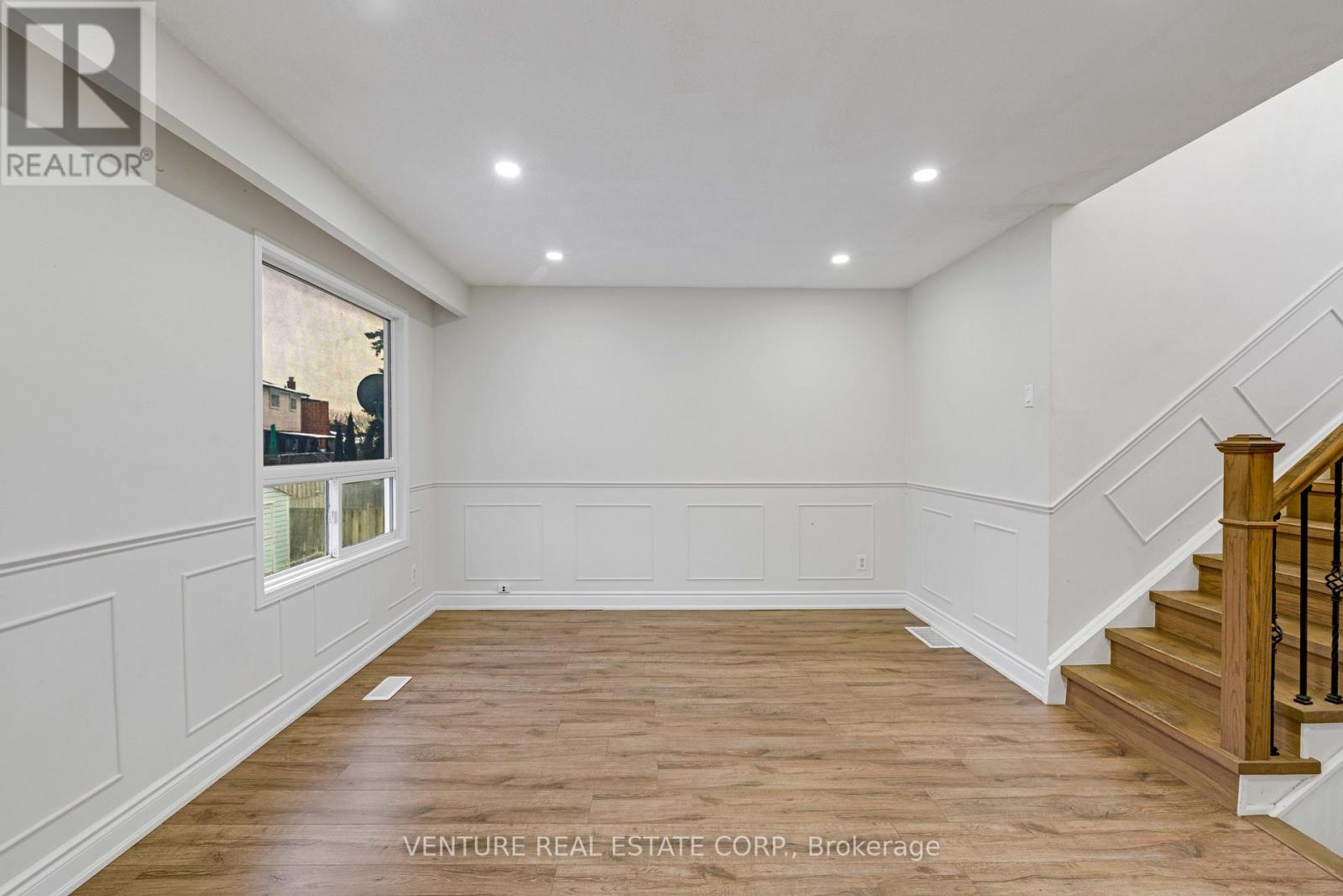 416 Hansen Road N, Brampton, Ontario L6V 3P7 - Photo 12 - W12617110