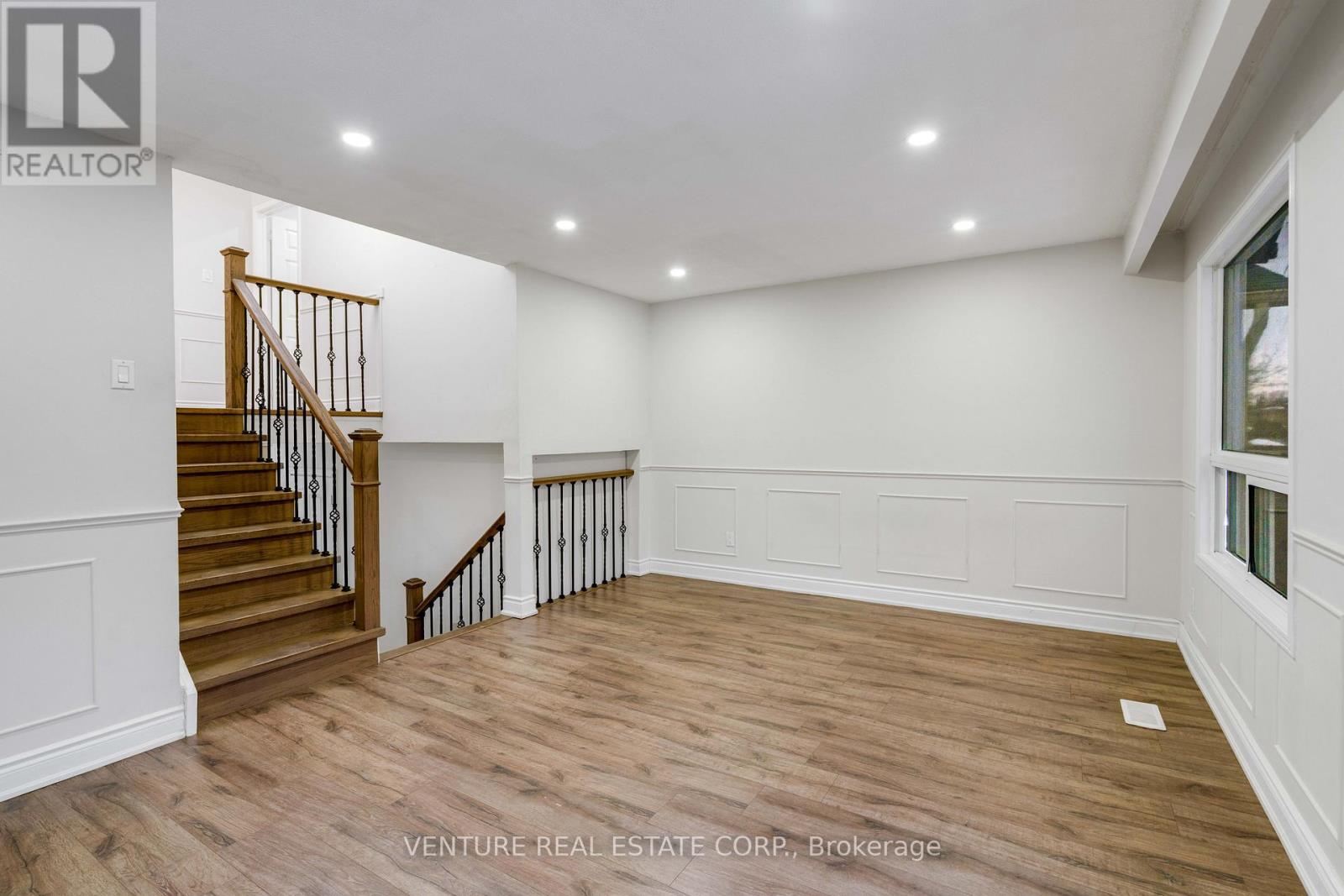 416 Hansen Road N, Brampton, Ontario L6V 3P7 - Photo 14 - W12617110