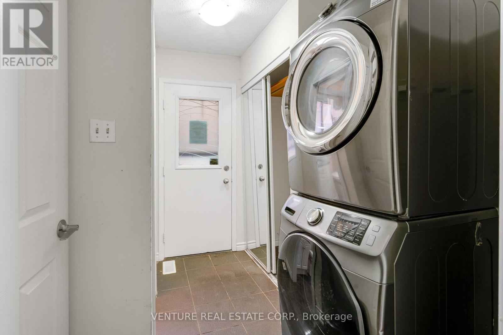 416 Hansen Road N, Brampton, Ontario L6V 3P7 - Photo 15 - W12617110