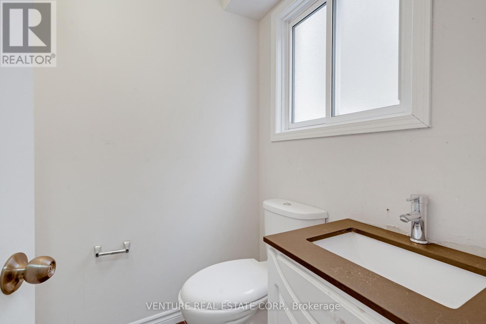 416 Hansen Road N, Brampton, Ontario L6V 3P7 - Photo 16 - W12617110