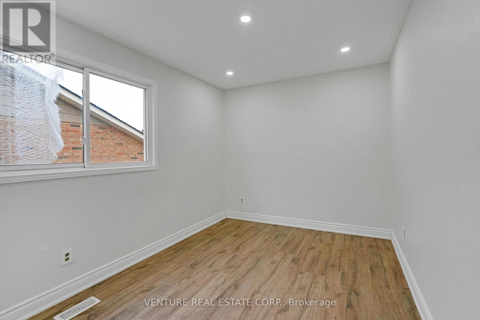 416 Hansen Road N, Brampton, Ontario L6V 3P7 - Photo 21 - W12617110