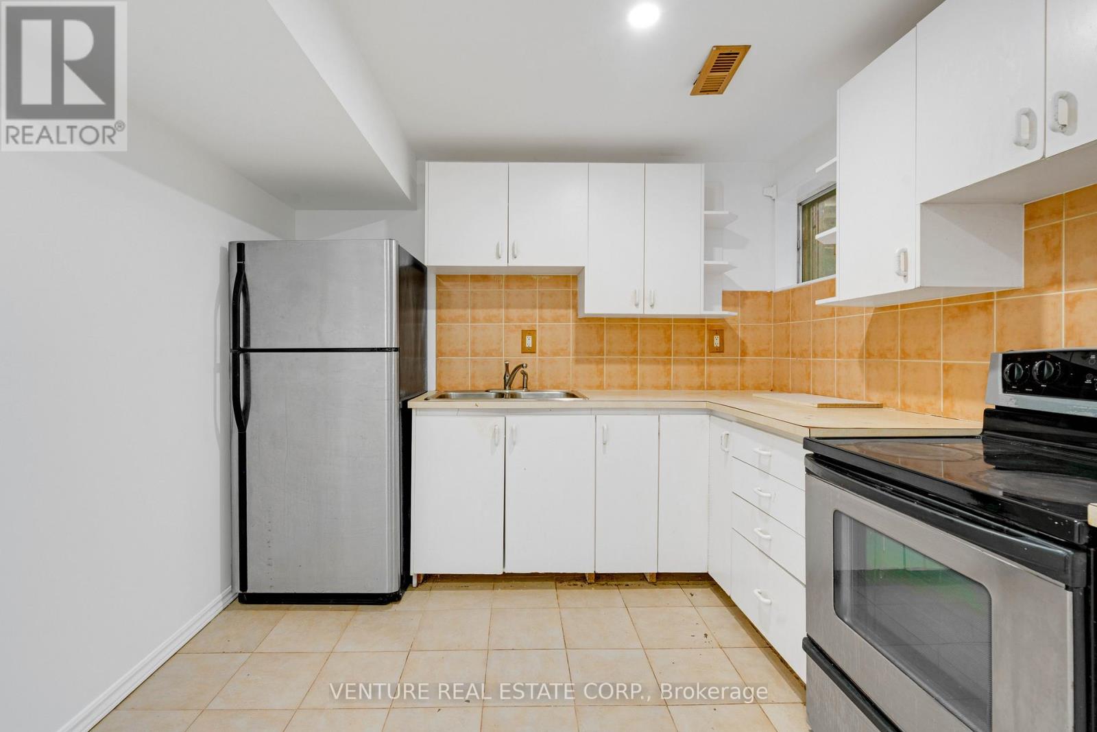 416 Hansen Road N, Brampton, Ontario L6V 3P7 - Photo 31 - W12617110