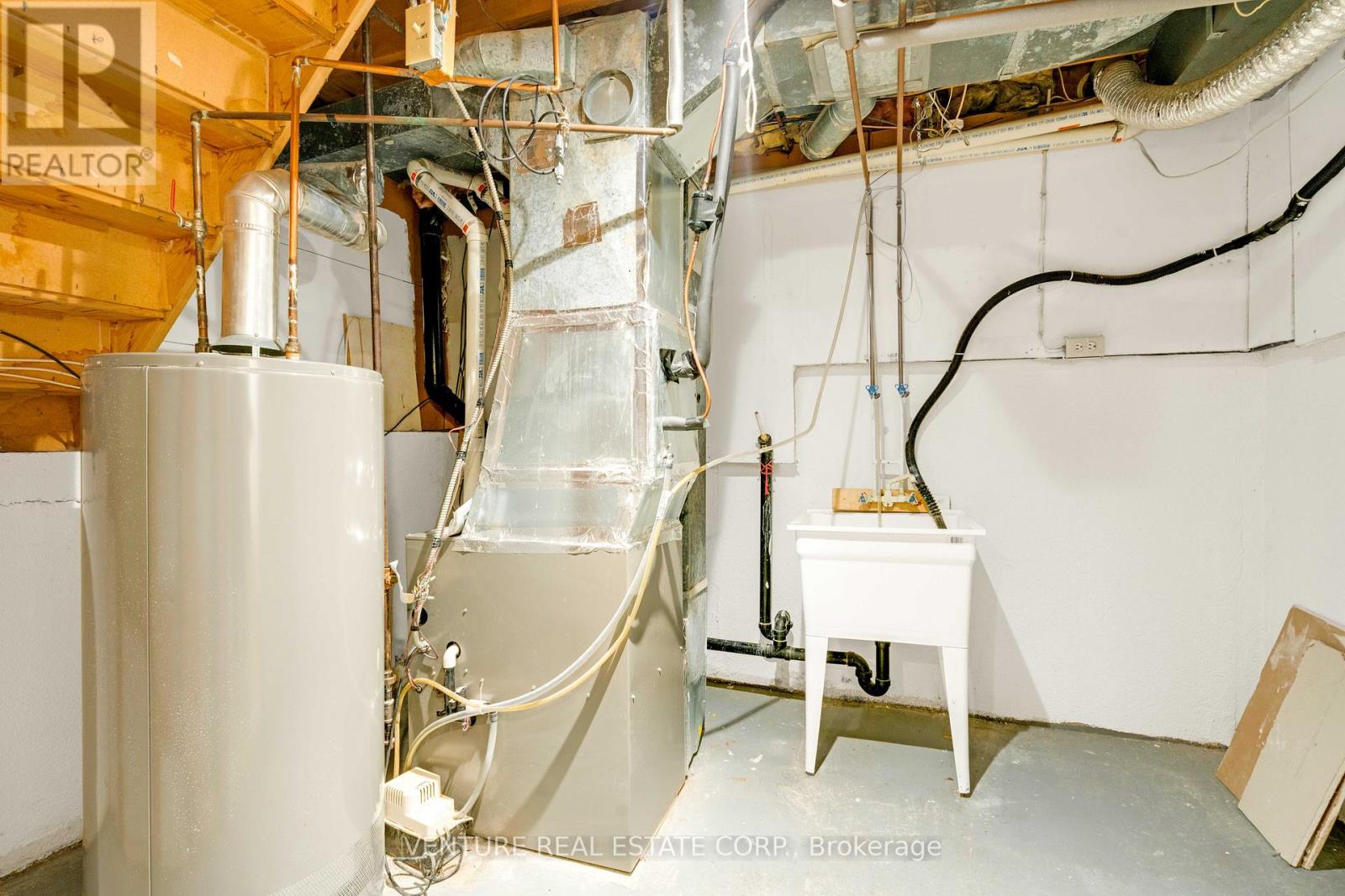 416 Hansen Road N, Brampton, Ontario L6V 3P7 - Photo 35 - W12617110