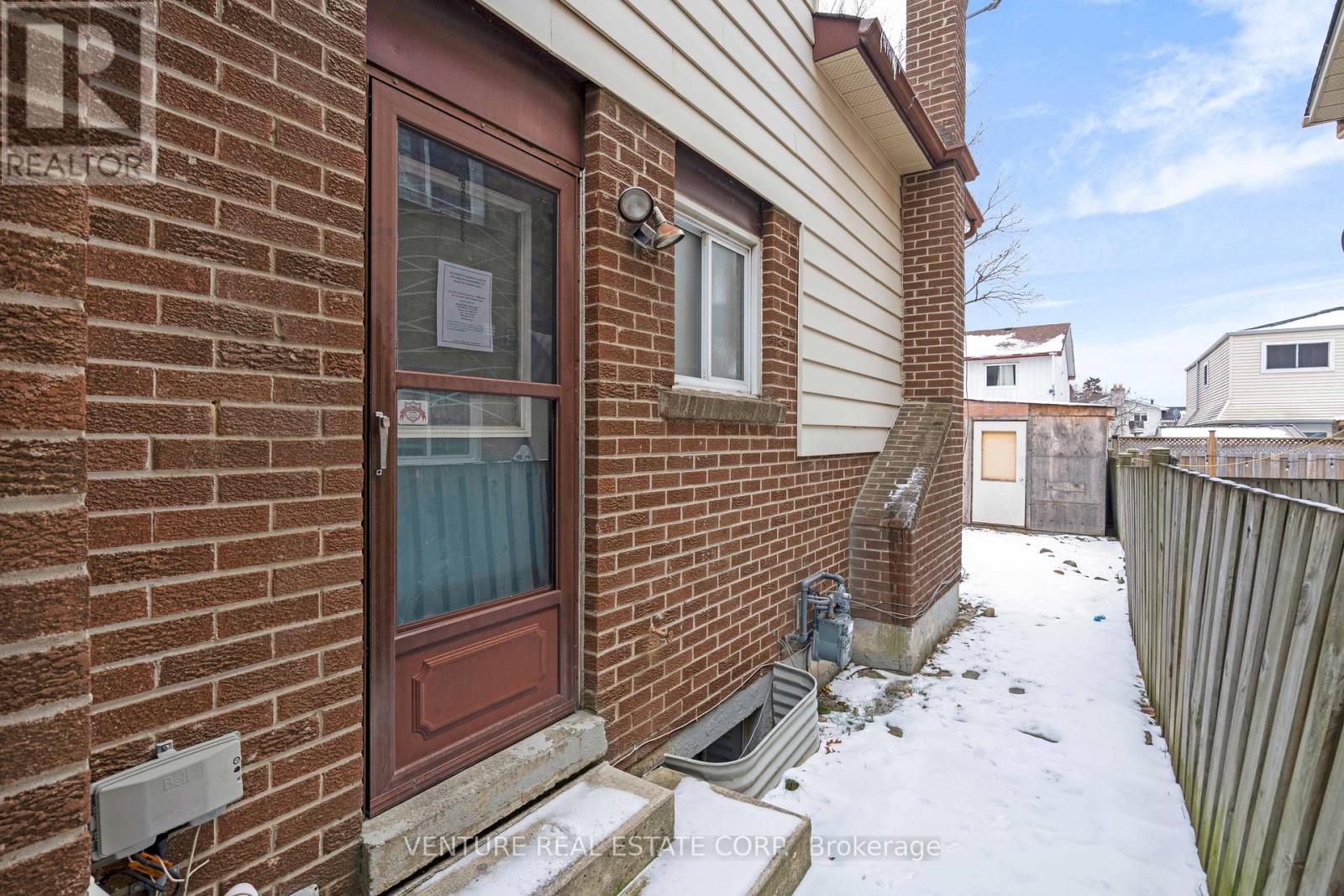 416 Hansen Road N, Brampton, Ontario L6V 3P7 - Photo 37 - W12617110