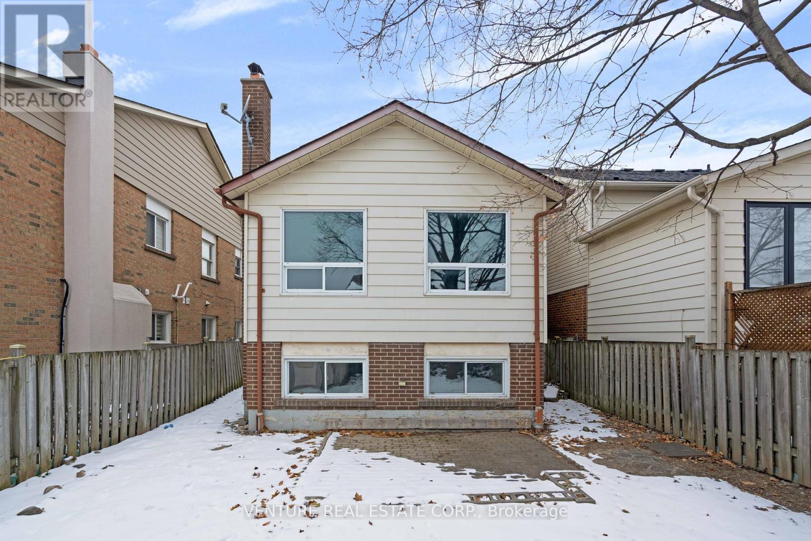 416 Hansen Road N, Brampton, Ontario L6V 3P7 - Photo 39 - W12617110