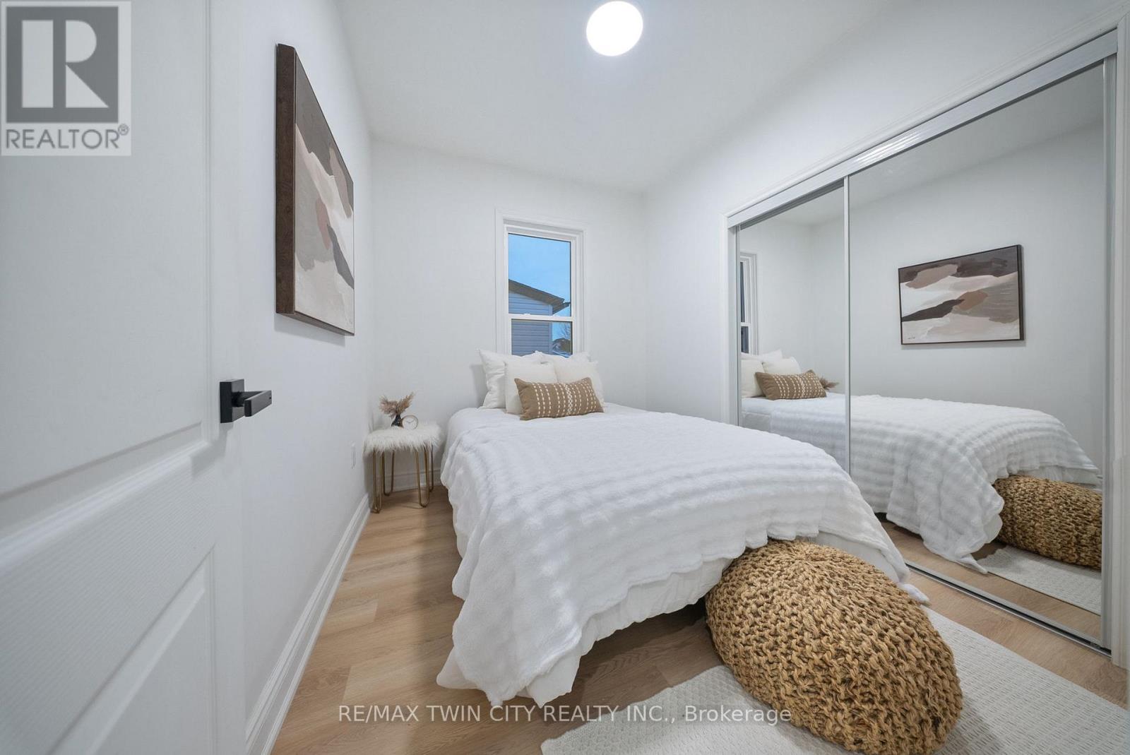 12 Carlyle Street, Brantford, Ontario  N3T 2C1 - Photo 8 - X12616952