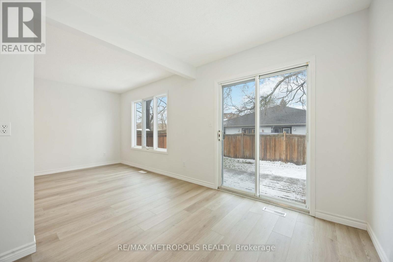 260-266 London Road, Sarnia, Ontario  N7T 4V8 - Photo 12 - X12616964