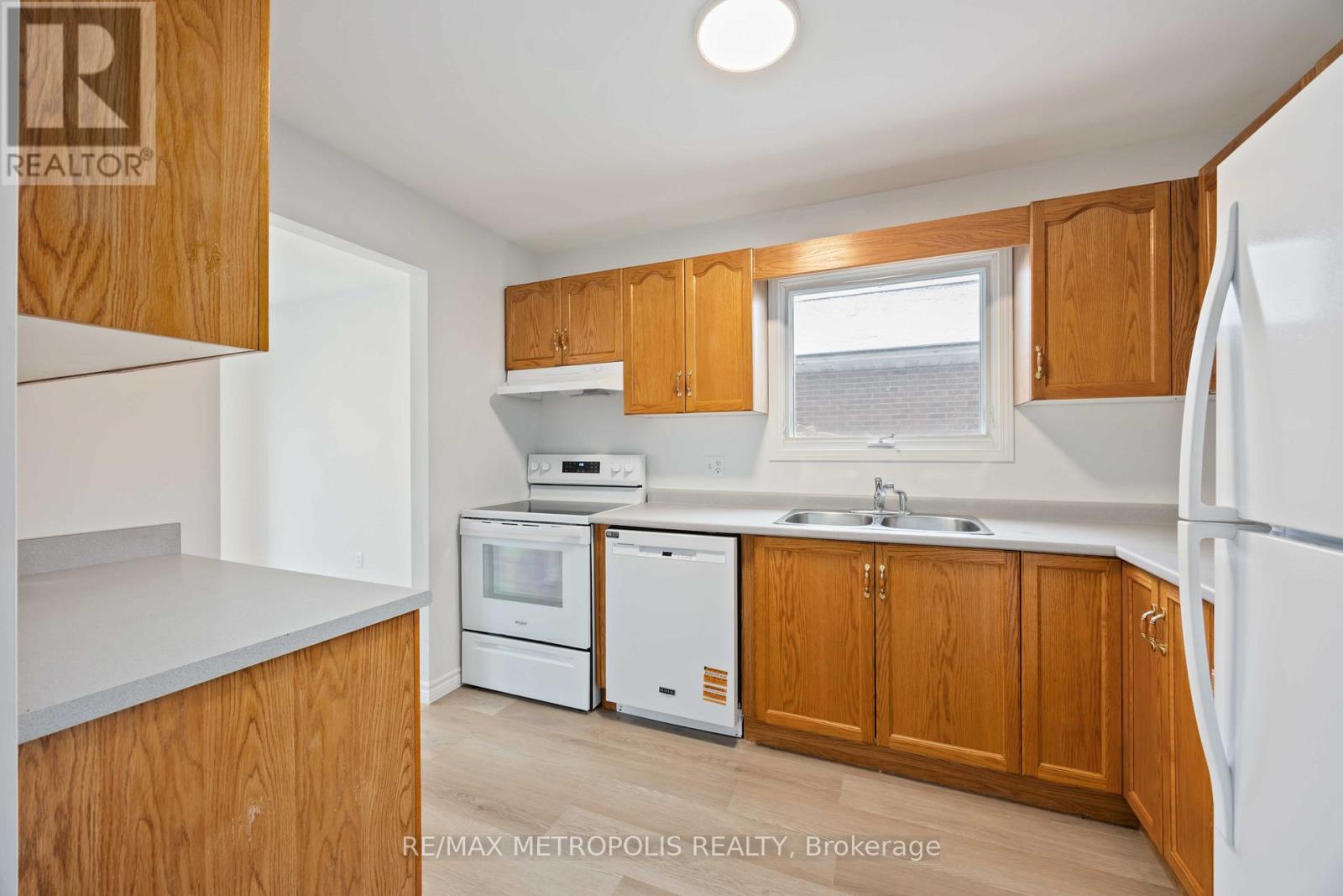 260-266 London Road, Sarnia, Ontario  N7T 4V8 - Photo 15 - X12616964