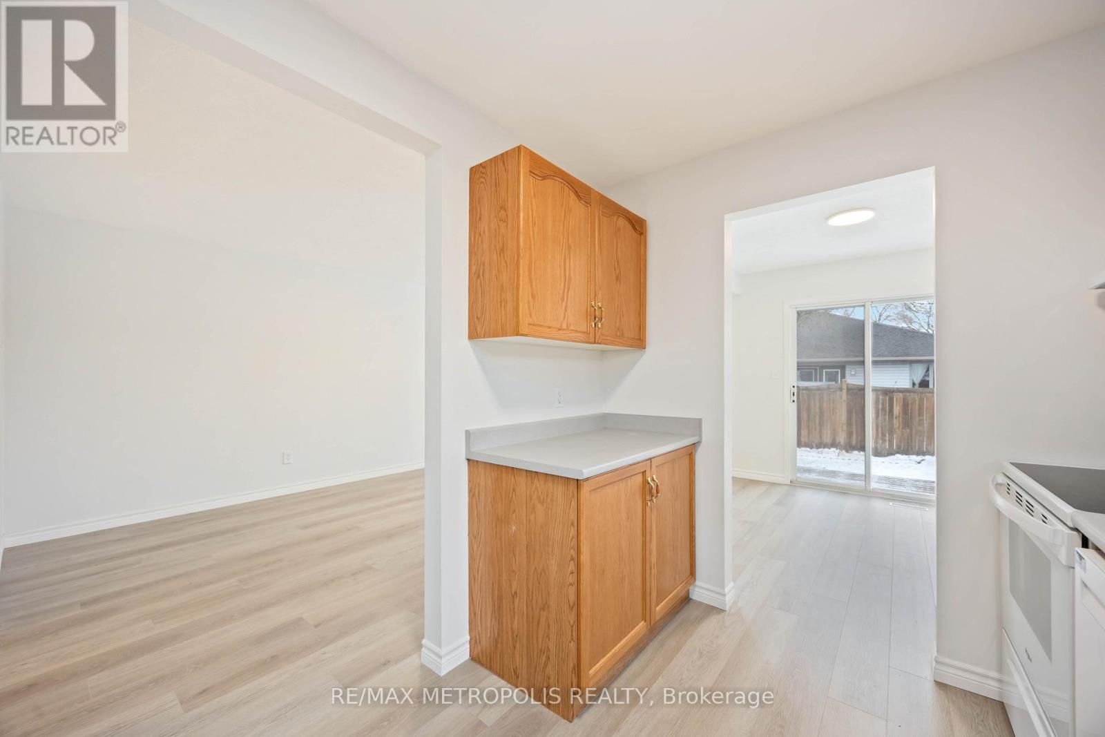 260-266 London Road, Sarnia, Ontario  N7T 4V8 - Photo 16 - X12616964