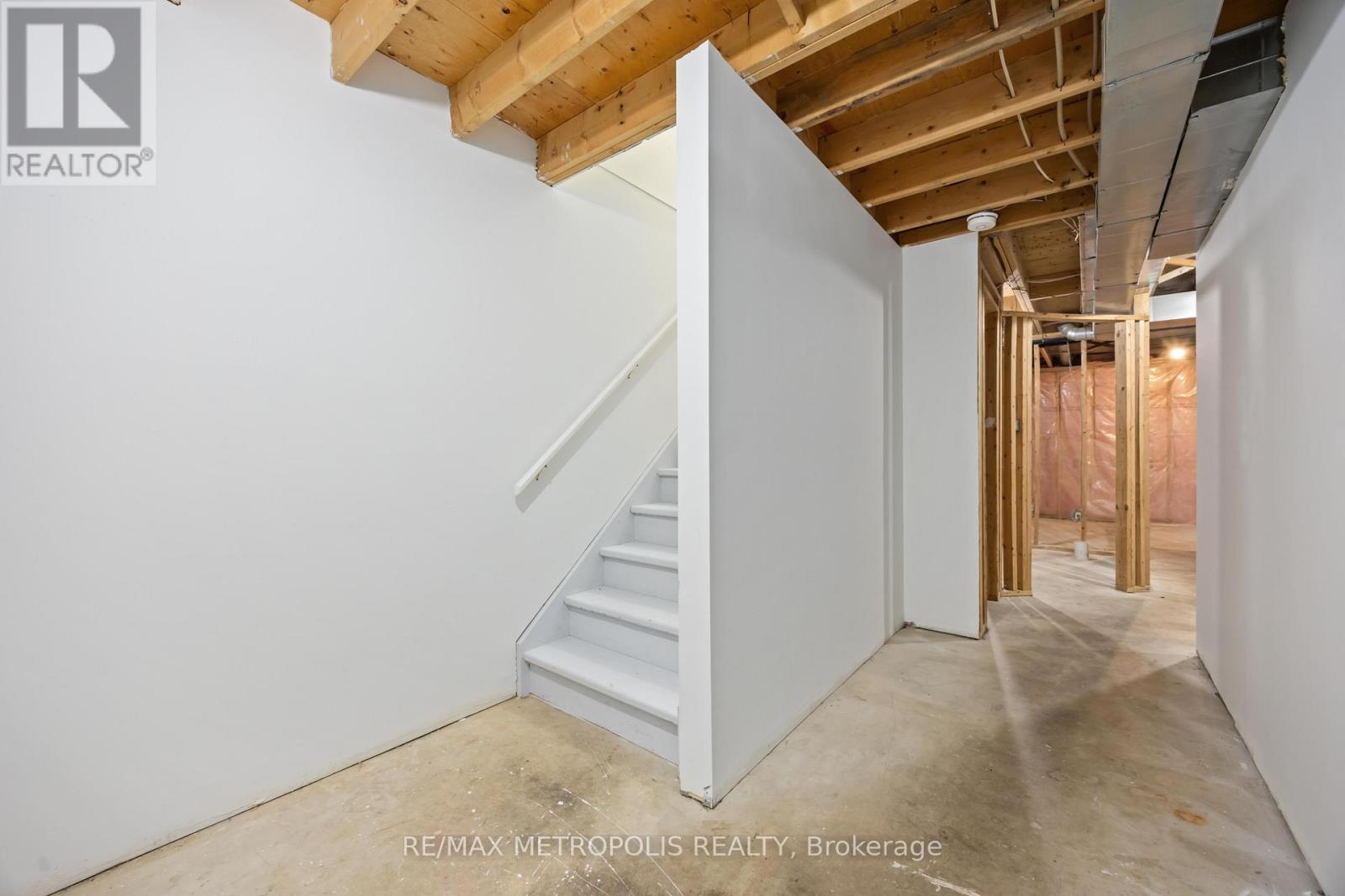 260-266 London Road, Sarnia, Ontario  N7T 4V8 - Photo 27 - X12616964