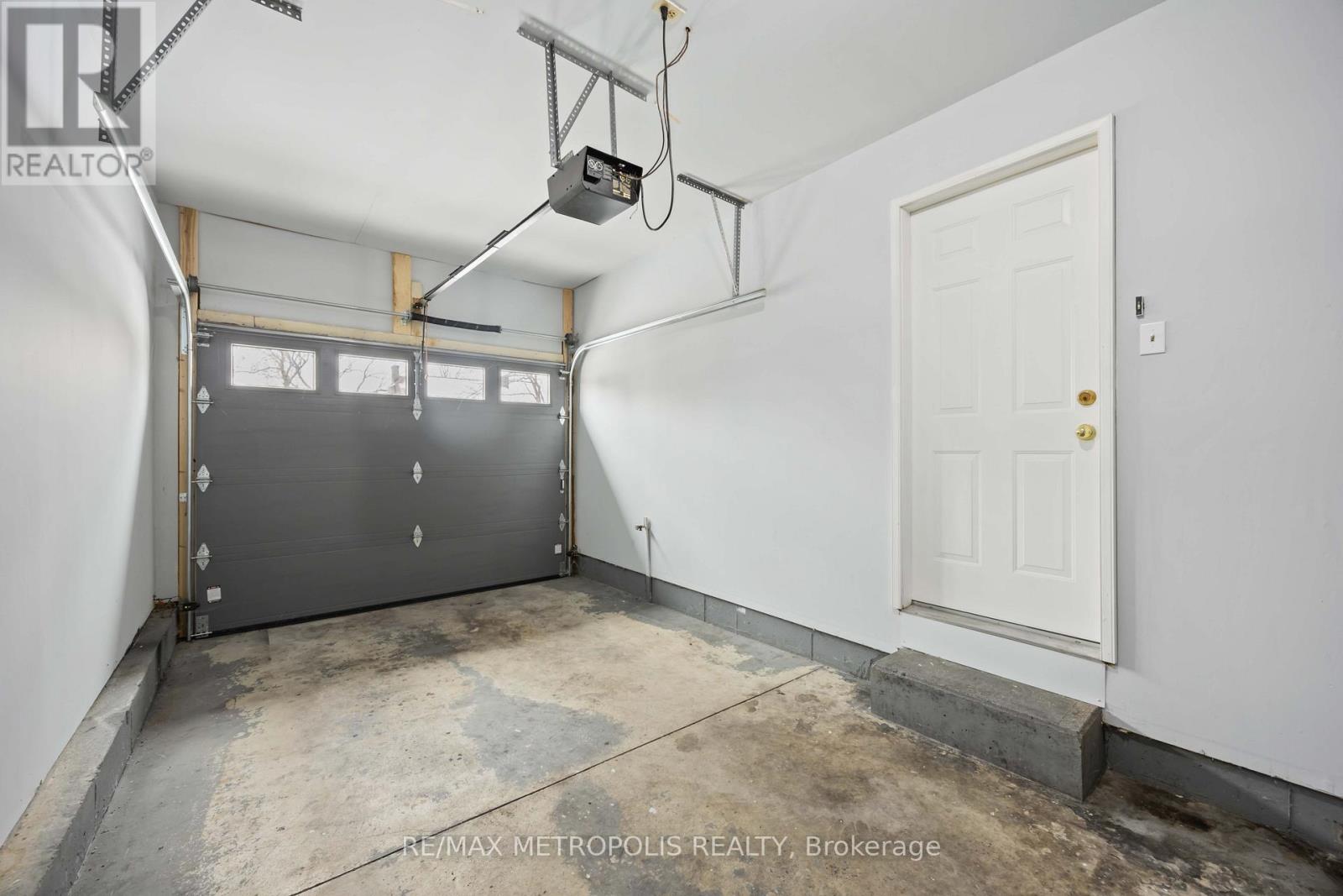 260-266 London Road, Sarnia, Ontario  N7T 4V8 - Photo 31 - X12616964