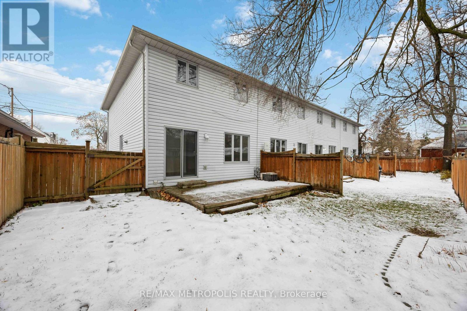 260-266 London Road, Sarnia, Ontario  N7T 4V8 - Photo 32 - X12616964