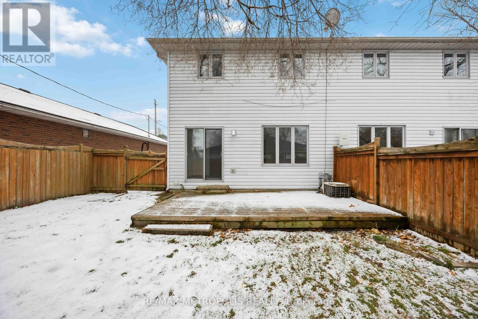 260-266 London Road, Sarnia, Ontario  N7T 4V8 - Photo 33 - X12616964