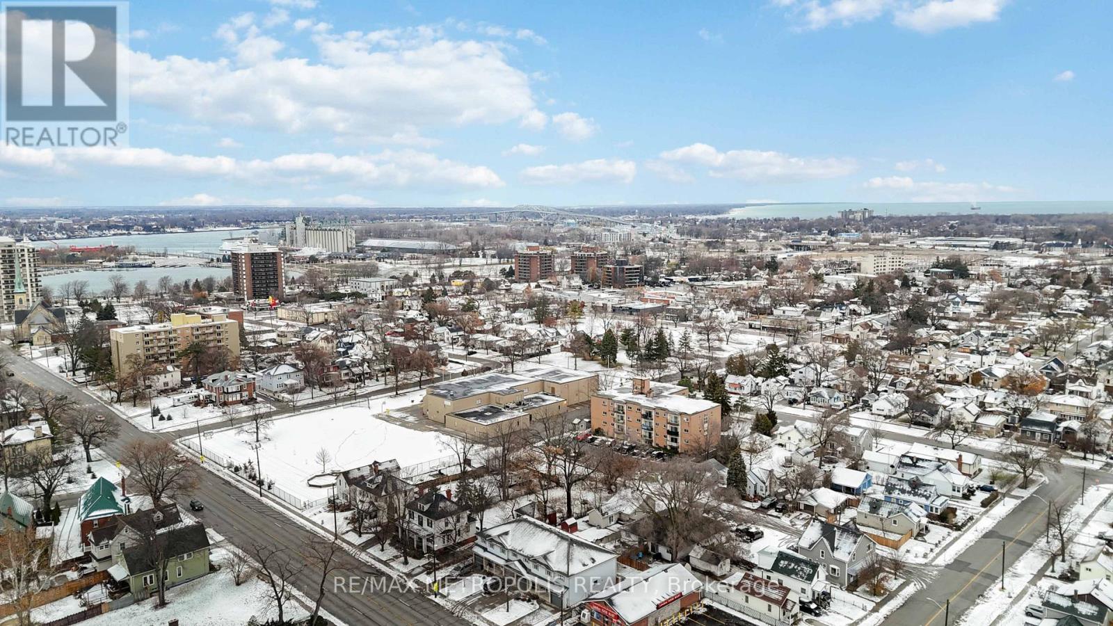 260-266 London Road, Sarnia, Ontario  N7T 4V8 - Photo 36 - X12616964