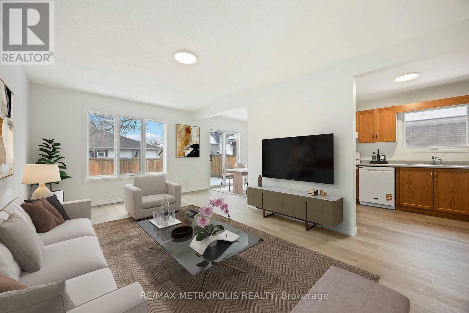 260-266 London Road, Sarnia, Ontario  N7T 4V8 - Photo 5 - X12616964