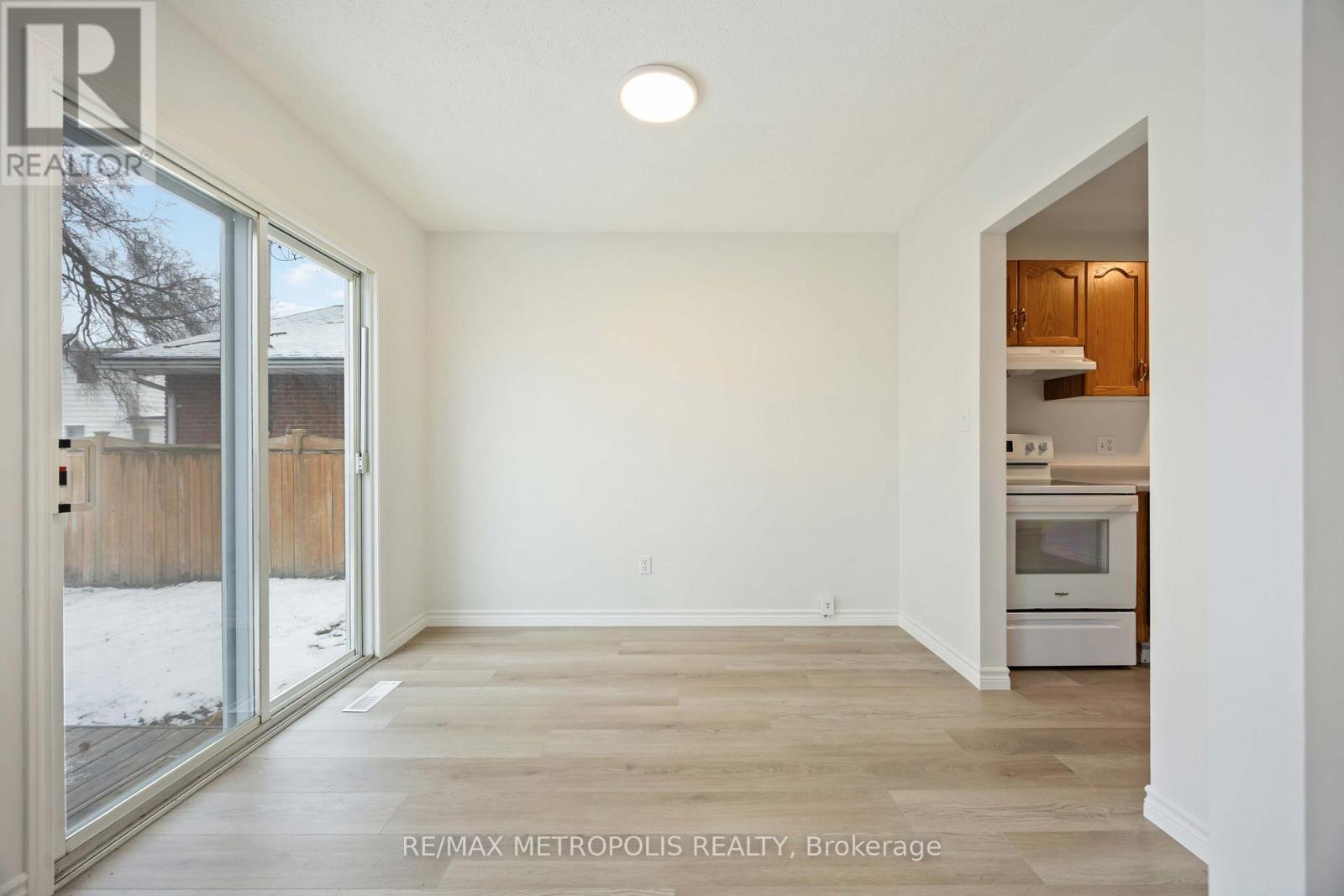 260-266 London Road, Sarnia, Ontario  N7T 4V8 - Photo 9 - X12616964