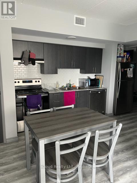 H401 - 275 Larch Street, Waterloo, Ontario  N2L 3R2 - Photo 4 - X12616974