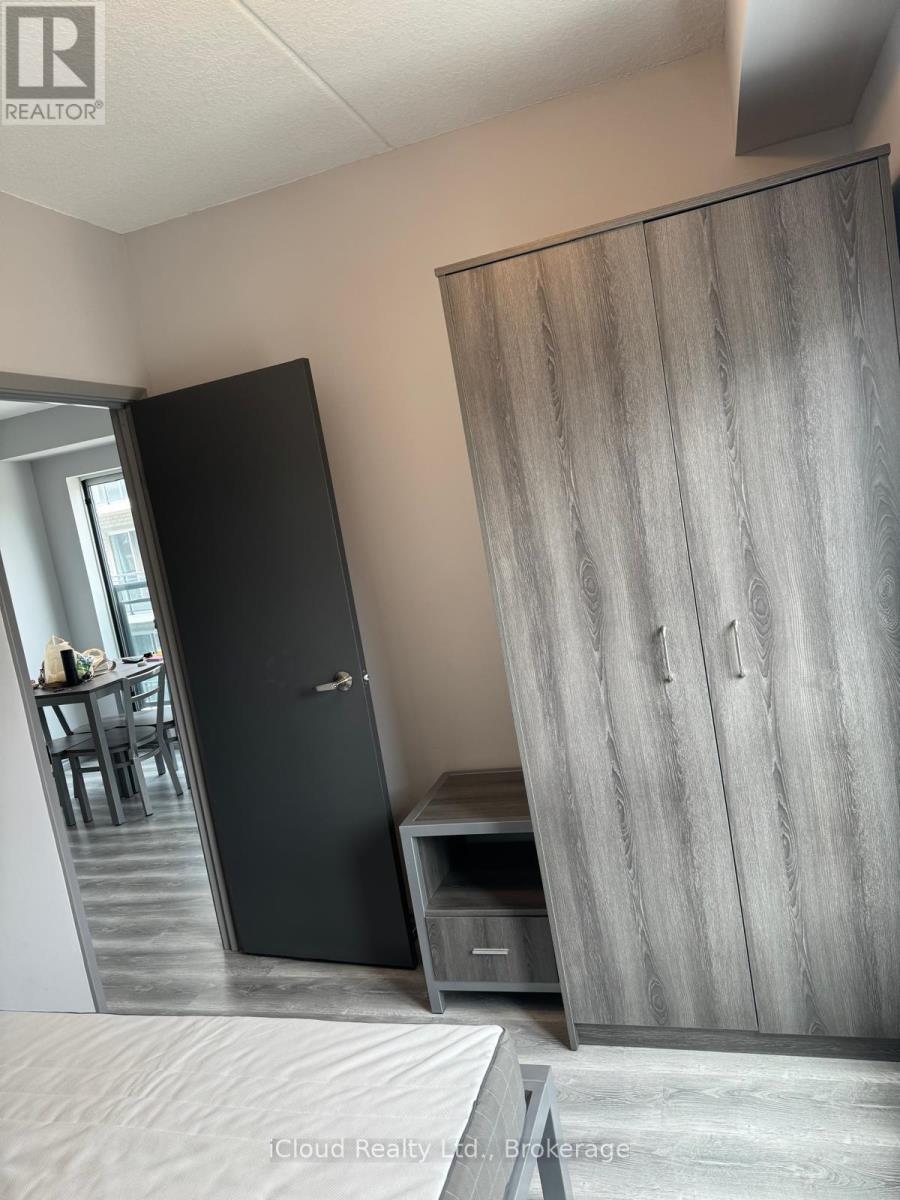 H401 - 275 Larch Street, Waterloo, Ontario  N2L 3R2 - Photo 6 - X12616974