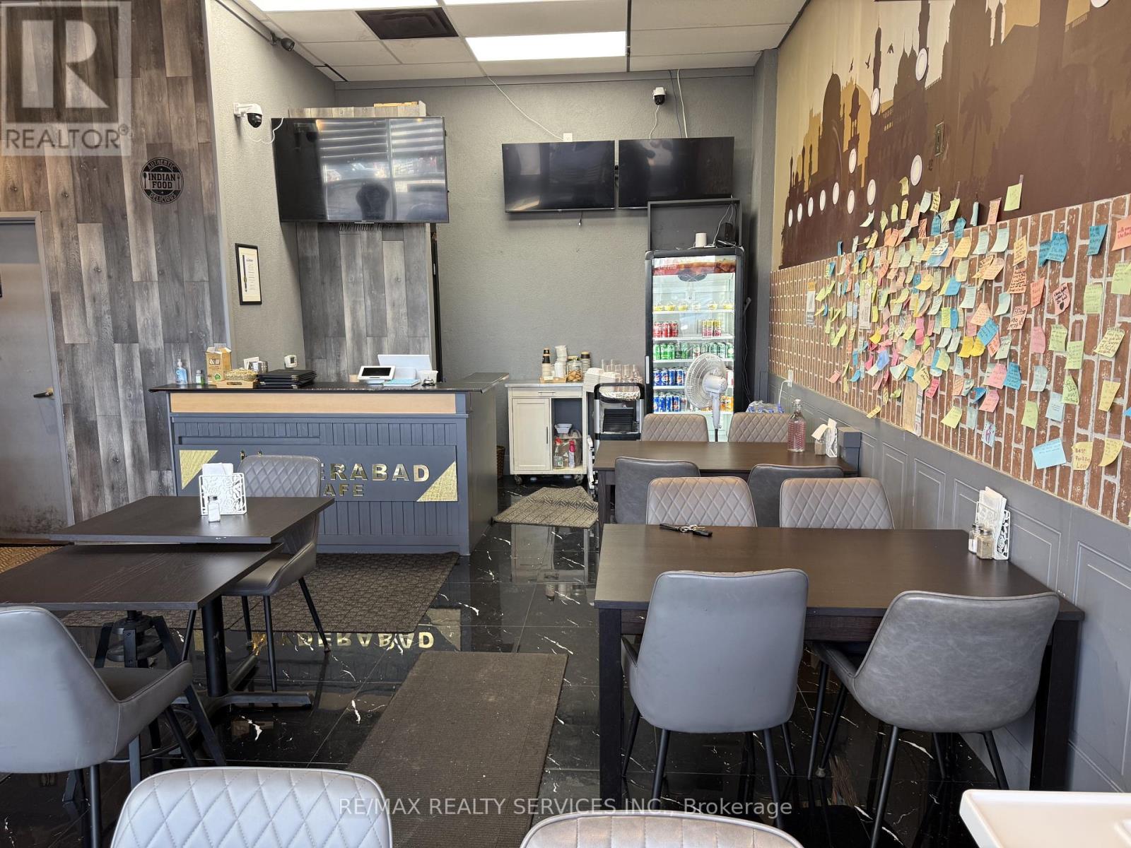 700 Queenston Road, Hamilton, Ontario L8G 1A3 - Photo 3 - X12617092