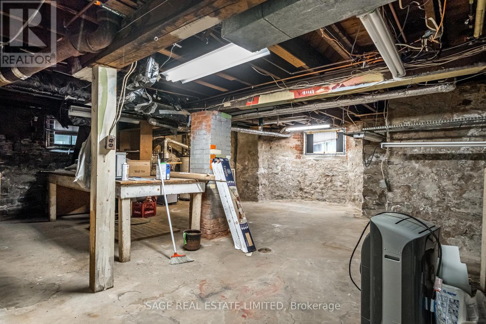 95-97 Fairholt Road S, Hamilton, Ontario  L8M 2T6 - Photo 34 - X12617108