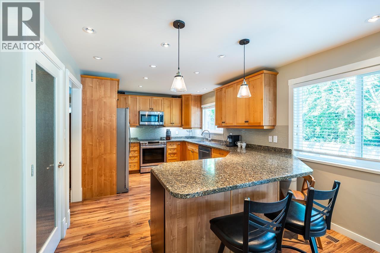 2419 Oranda Avenue, Coquitlam, British Columbia  V3K 3A5 - Photo 11 - R3058367