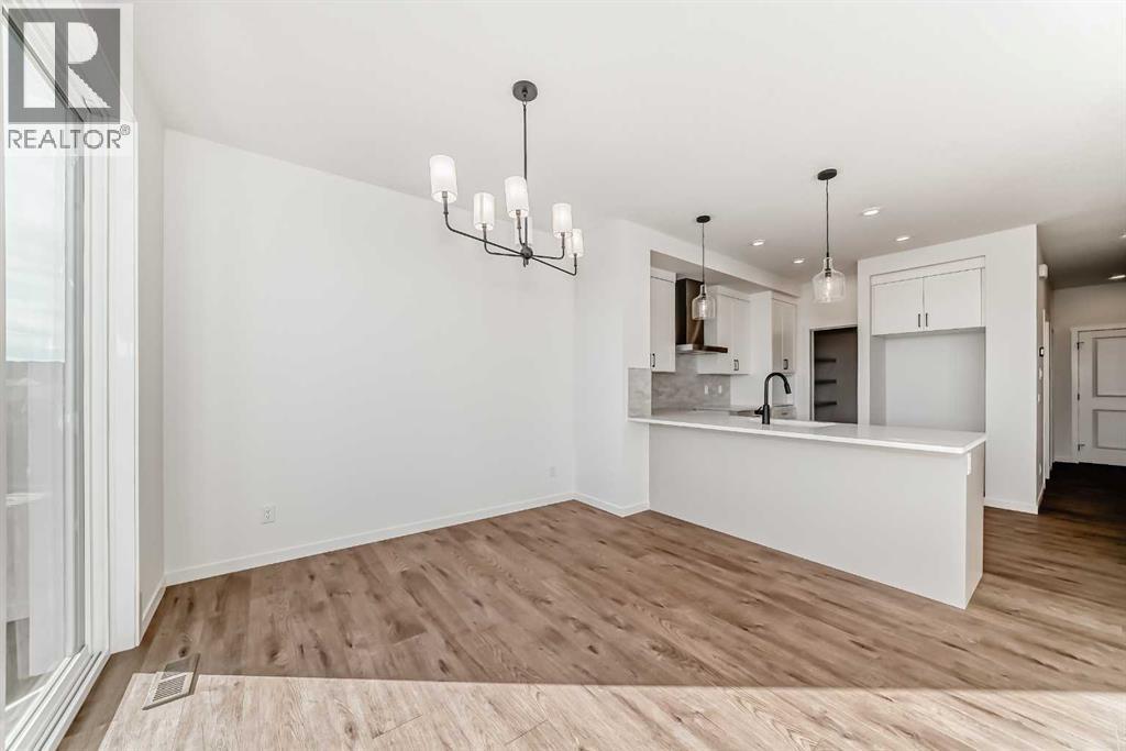 81 Southborough Square, Cochrane, Alberta  T4C 3J7 - Photo 14 - A2260500