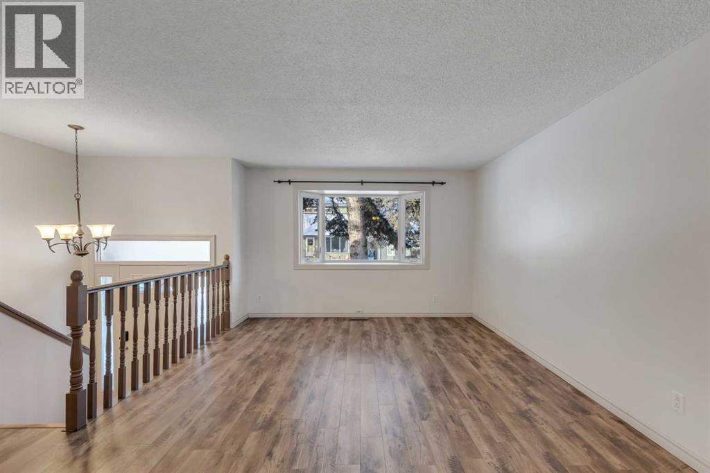 3335 Doverview Road Se, Calgary, Alberta  T2B 2A2 - Photo 4 - A2273853