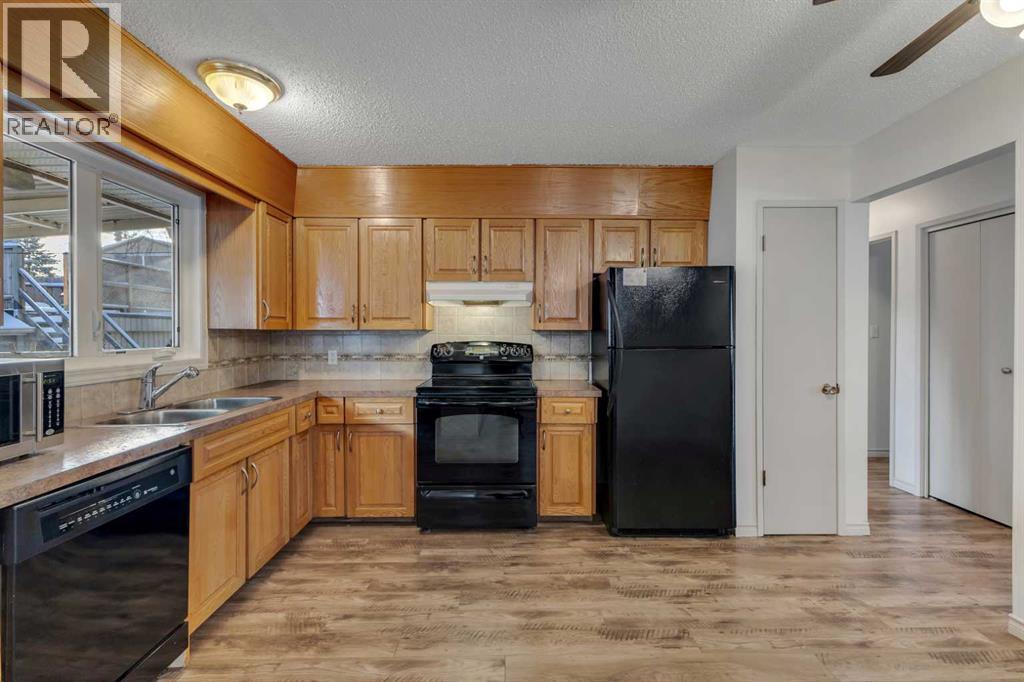 3335 Doverview Road Se, Calgary, Alberta  T2B 2A2 - Photo 13 - A2273853