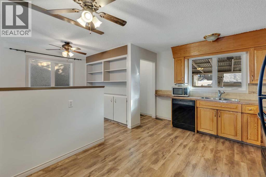 3335 Doverview Road Se, Calgary, Alberta  T2B 2A2 - Photo 11 - A2273853