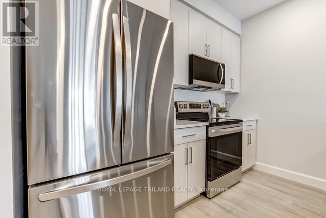 411 - 16 Compass Trail, Central Elgin, Ontario  N5L 0B4 - Photo 4 - X12617146