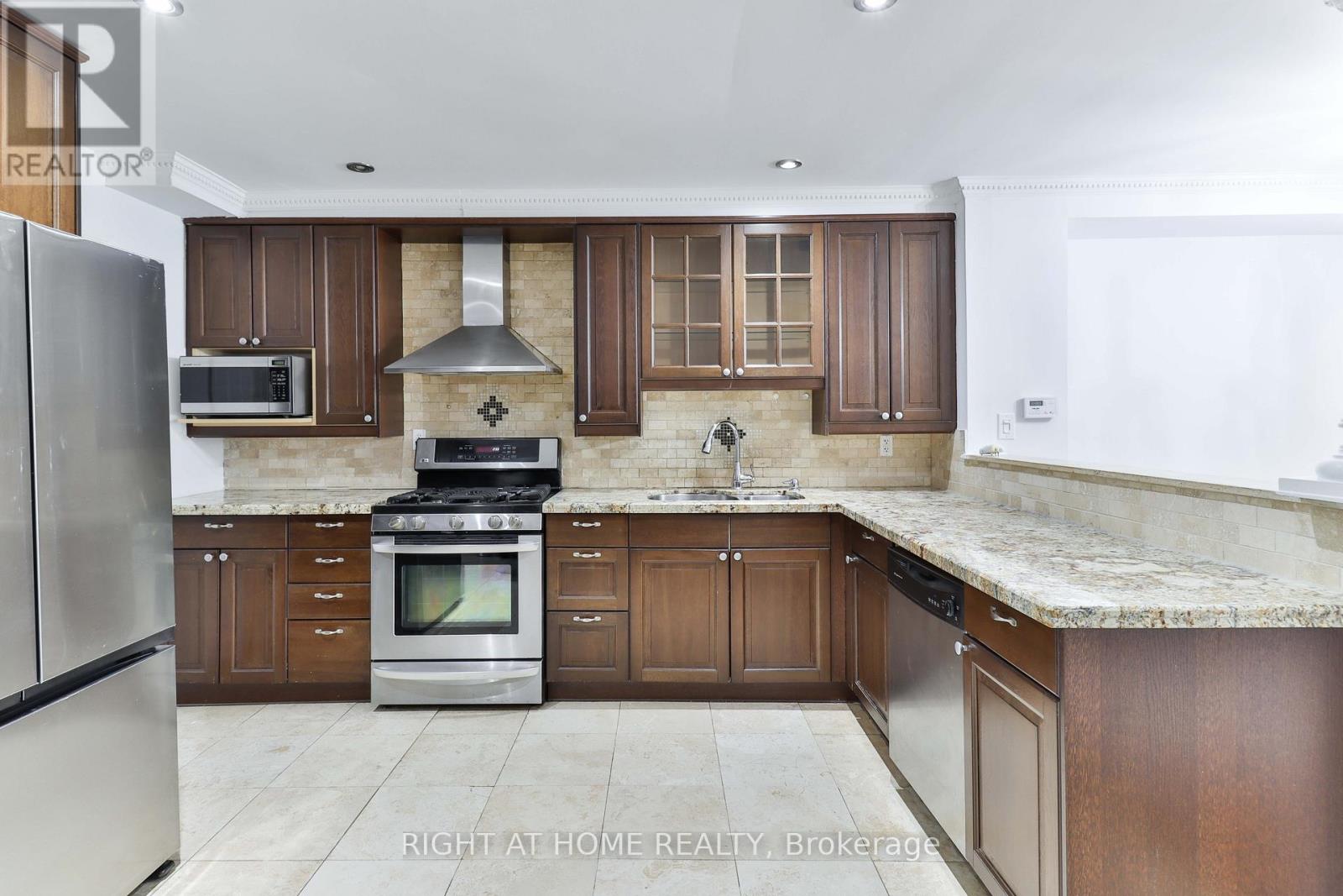 Main + Upper - 143 Gamble Avenue, Toronto, Ontario M4J 2P2 - Photo 10 - E12616982