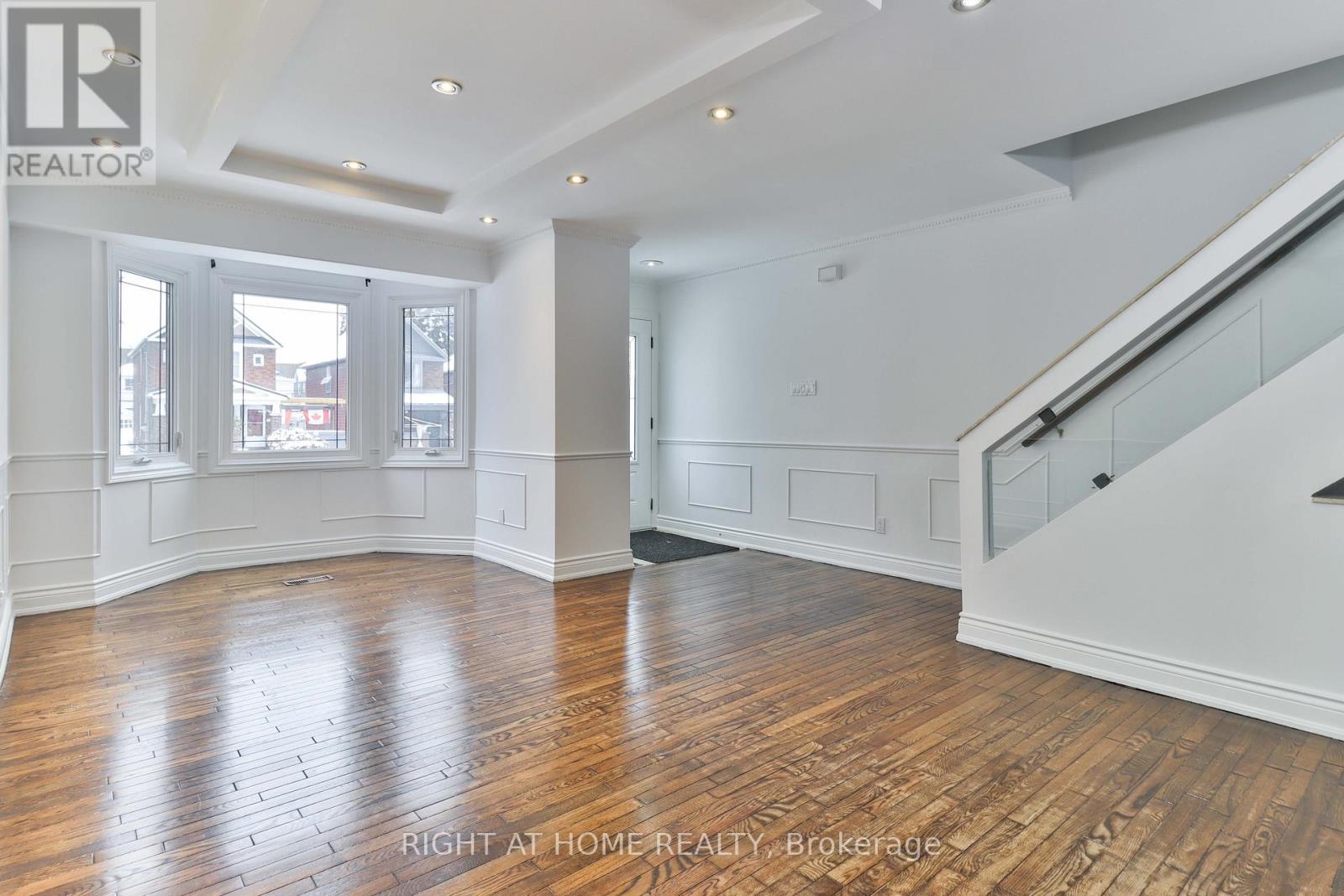 Main + Upper - 143 Gamble Avenue, Toronto, Ontario M4J 2P2 - Photo 6 - E12616982