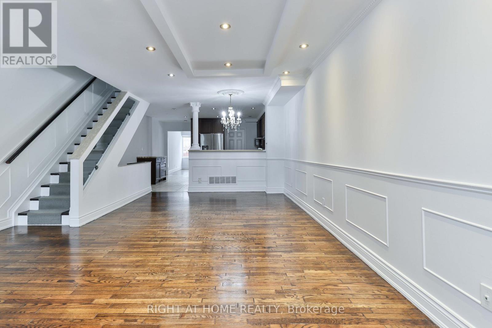 Main + Upper - 143 Gamble Avenue, Toronto, Ontario M4J 2P2 - Photo 4 - E12616982