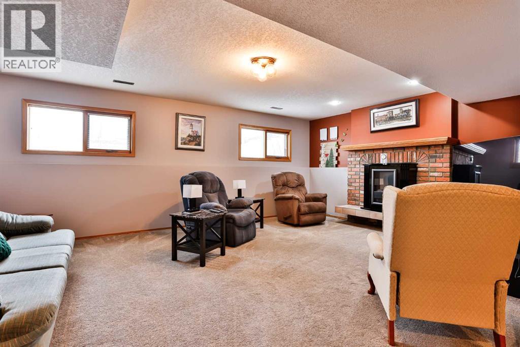 6 Mt Crandell Bay W, Lethbridge, Alberta  T1K 6L9 - Photo 17 - A2274784