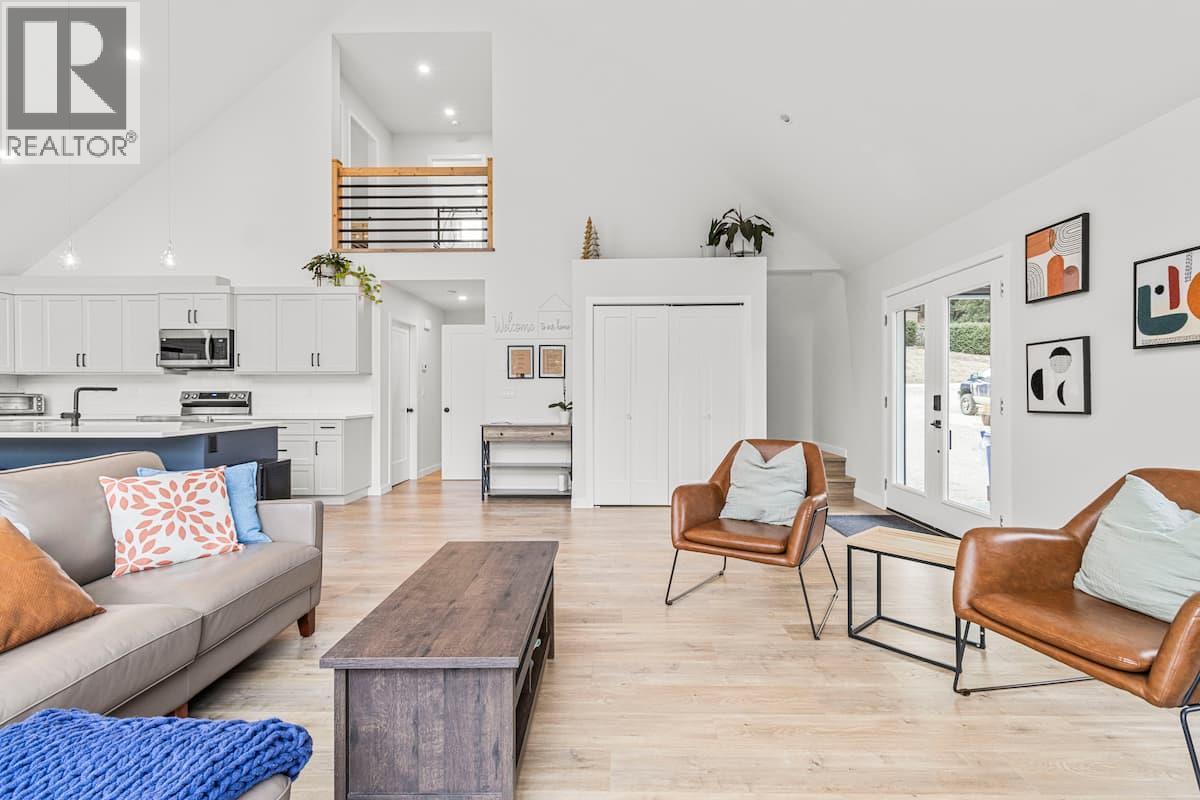 3040 Cedar Drive, Blind Bay, British Columbia  V0E 2W2 - Photo 5 - 10370936