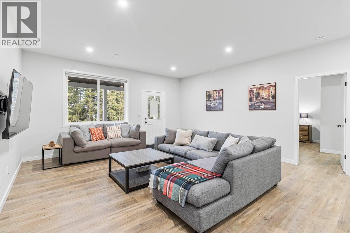 3040 Cedar Drive, Blind Bay, British Columbia  V0E 2W2 - Photo 31 - 10370936